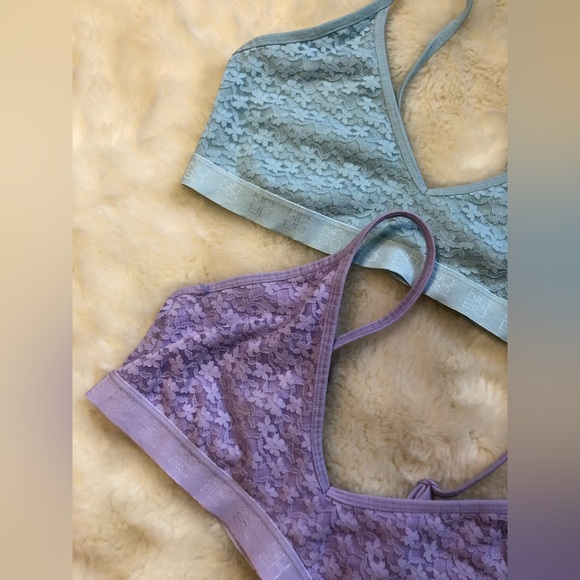 Wireless Lace Bra - Picture 2 of 7